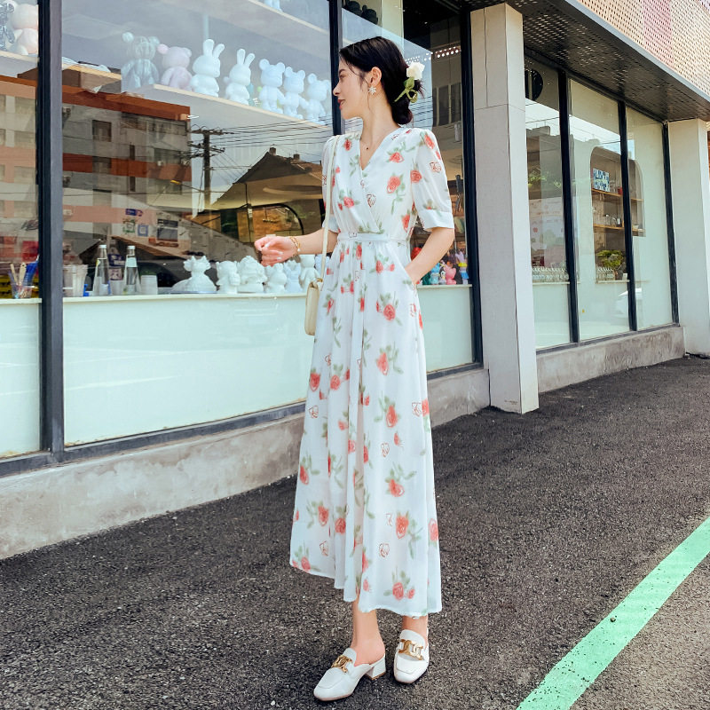 优雅风气质设计感减龄甜美碎花长裙2024年夏季新款收腰短袖连衣裙