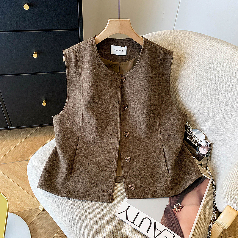 复古时尚爱心扣坎肩马甲女秋冬老钱风休闲显瘦叠穿百搭西装马夹潮