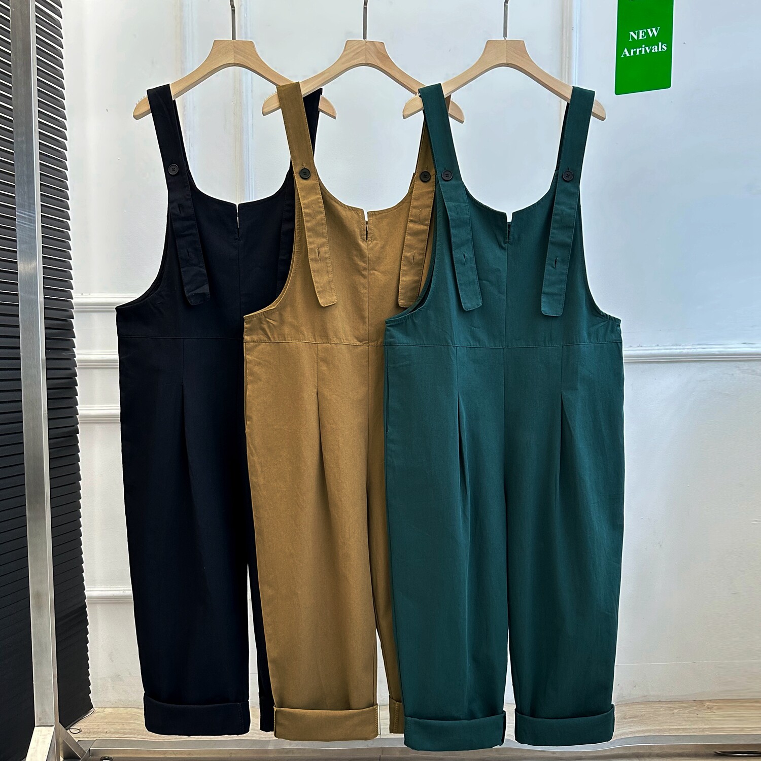 日韩外贸品牌尾货复古工装背带裤女宽松大码休闲洋气哈伦吊带裤潮