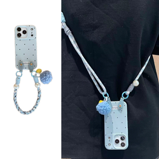 韩系ins春日蓝波点毛绒铃铛手拎绳适用于苹果17手机壳iphone16promax斜挎绳16软15/14套13小众12