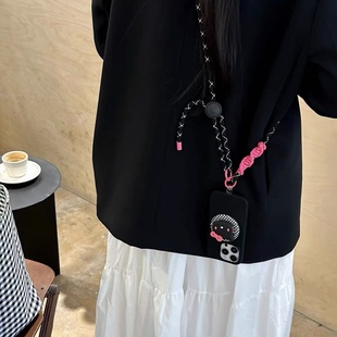 酷黑ins斜挎黑粉Kitty挂绳磁吸支架手机壳16promax适用苹果15promax/13手拎链iPhone17pro液态硅胶17promax