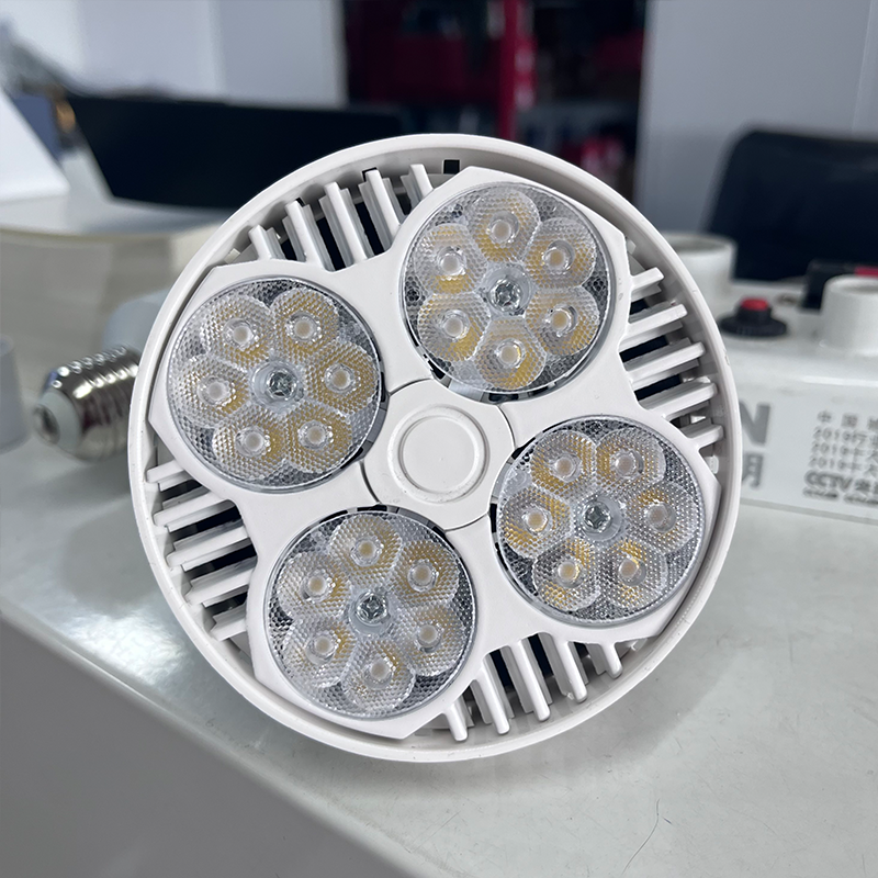 led轨道射灯光源帕泡自带风扇