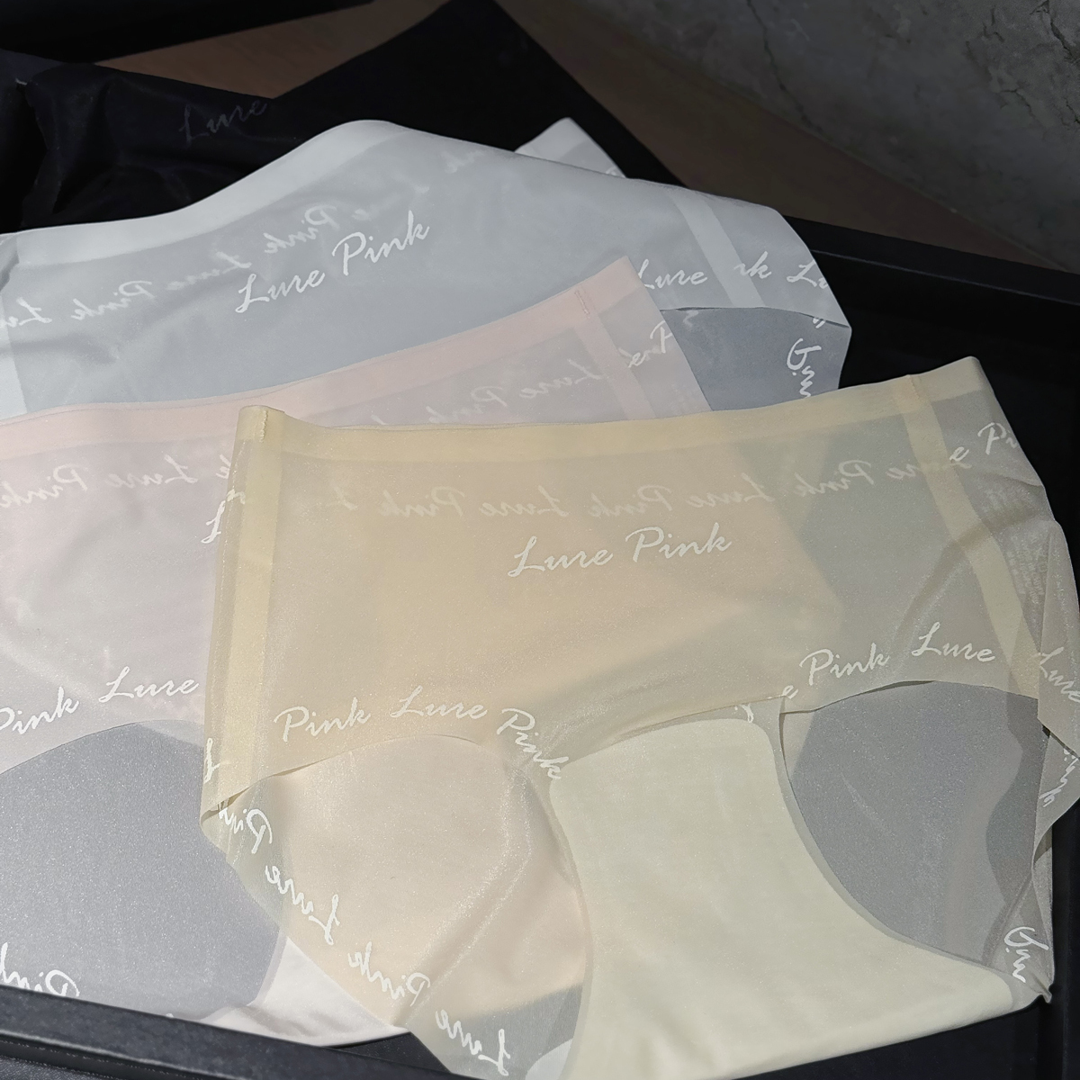 「LA」冰肌引力*字母无痕冰丝内裤女纯棉裆纯欲亲肤运动休闲款