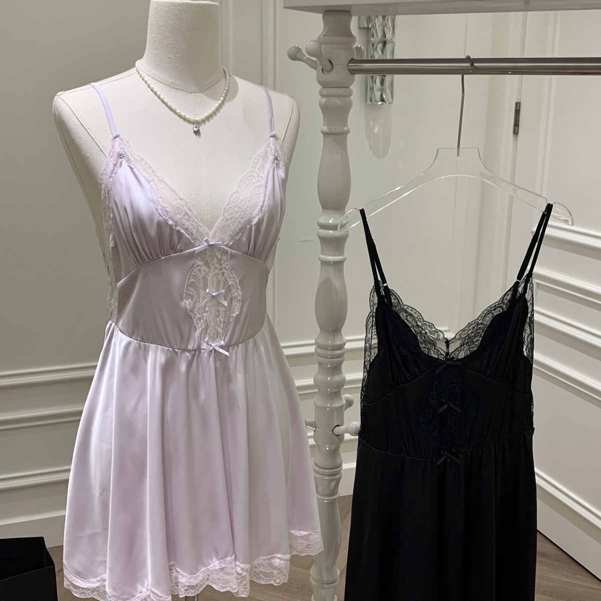 「LA」Viola·微透自我丨欲焰系列*性感露背拼接蕾丝吊带约会睡裙