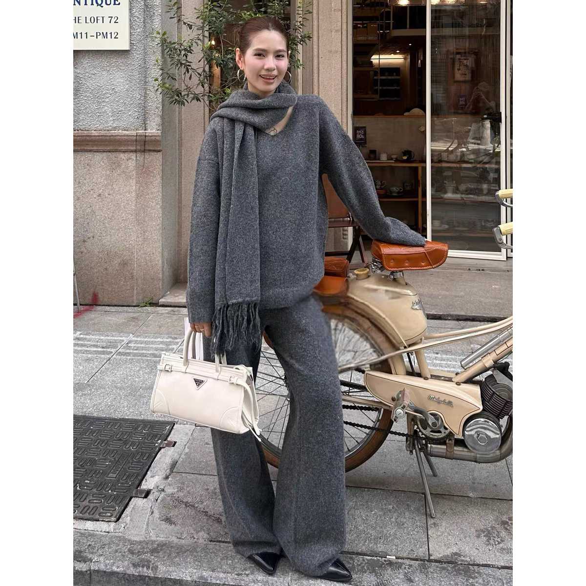 高端2025秋冬新款羊毛衫V领宽松阔腿裤围巾三件套羊绒针织套装潮