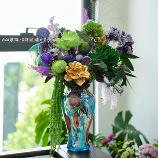 卡羅爾carol花下歸來琉璃花瓶花園插畫藝術(shù)擺件玄關(guān)桌面手工擺件
