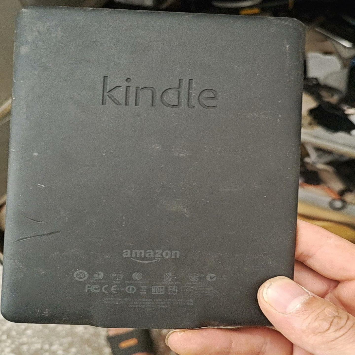 KINDLE亚马逊 EY21电子阅读器带背光品相很好【议价】