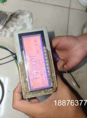 三菱触摸屏F930GOT-BWD，实物拍摄橙色如图通电如图需