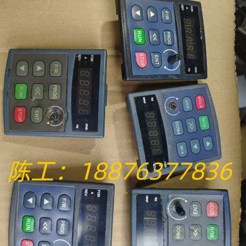 变频器面板。二手拆机成色如图。没有后盖。当配件处理。打包50议