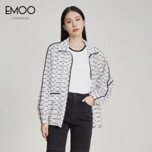 EMOO杨门2024春装新品logo装饰防嗮服复古宽松时尚防晒衣外套女