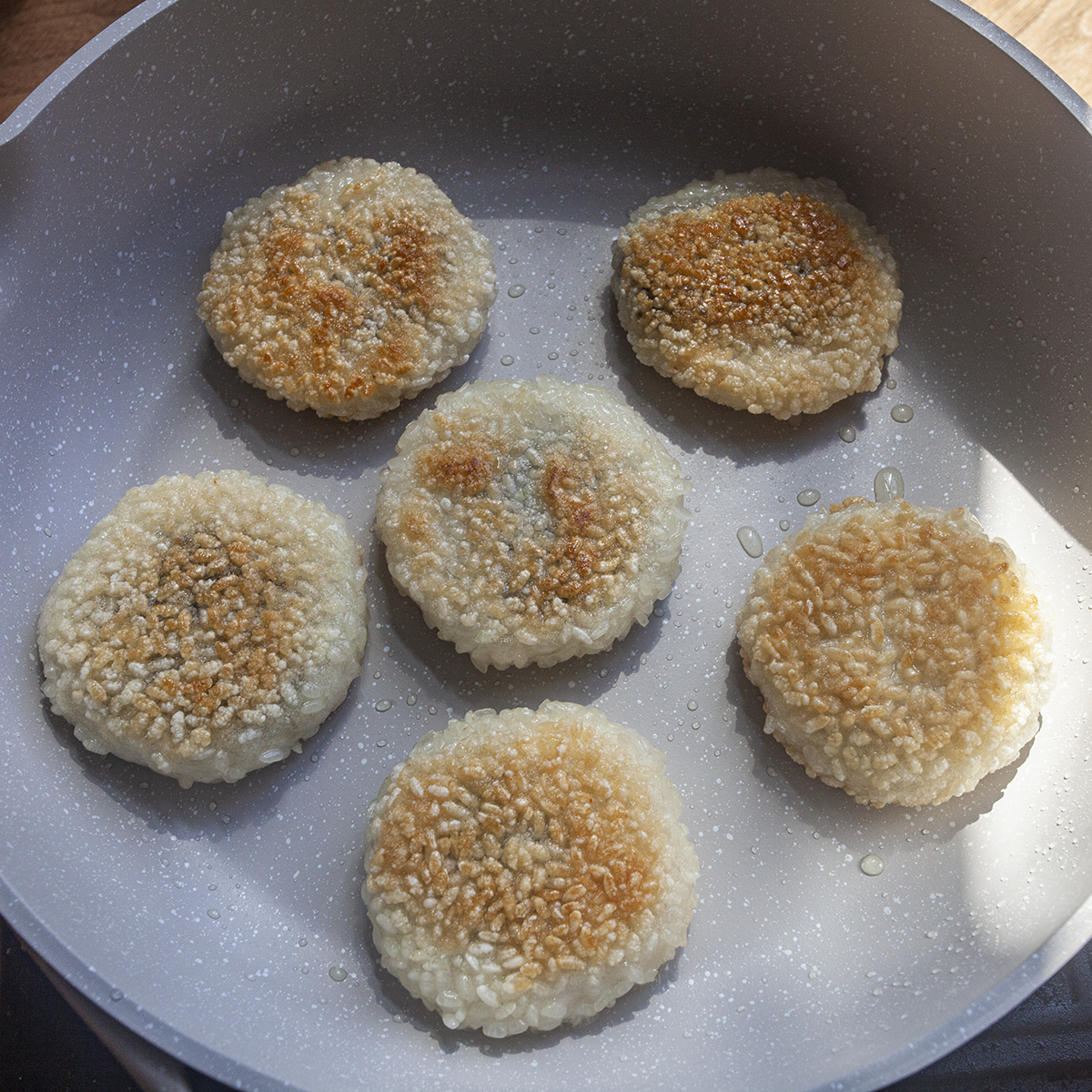 手工糕点糯米团子饼米果子黑芝麻