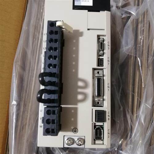 全新伺服驱动器SGDV-5R5AE1A  进店议价
