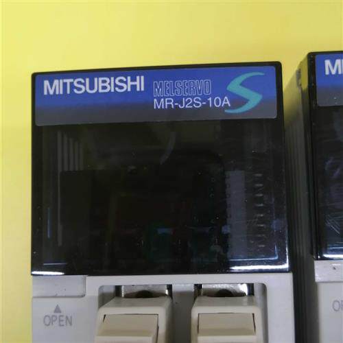 MR-J2S-10A 伺服驱动器 成色漂亮 保修3个月 议价