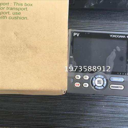 议价日本数字调节器  控制器UT35A-000-11-00 UT35A-NNN-11-U
