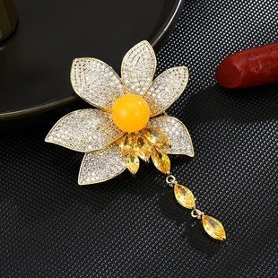 宫廷风高档蜜蜡珠流苏花胸针黄色锆石胸花欧美大衣外套配饰 新款