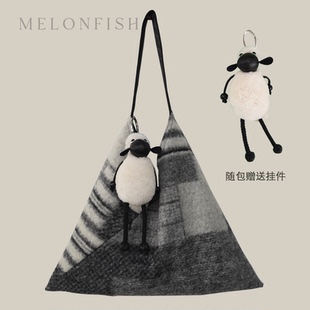 MELONFISH西瓜鱼25冬原创大号三角包单肩电脑托特包 黑灰羊毛