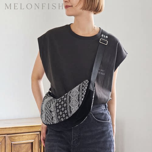 春季新款Melonfish原创中性复古提花拼接包单肩斜挎包流浪包