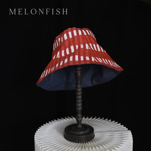 新年礼物红格纹牛仔双面防晒渔夫