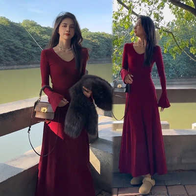 棉磨毛V领赫本风喇叭连衣裙