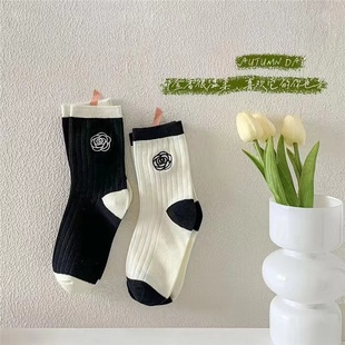 日系春夏秋冬ins潮山茶花玫瑰刺绣甜美舒适黑白竖条纯棉中筒袜子