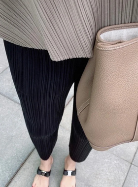 小喜家Hanes x Karla 2025春夏新款纸片人超显瘦风琴褶皱九分裤女