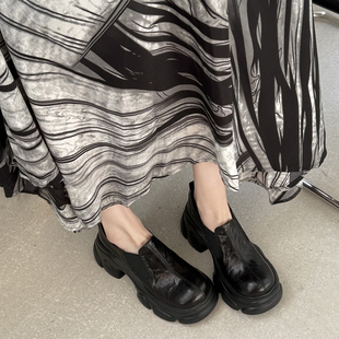 复古褶皱亮面乐福鞋女厚底增高松糕鞋百搭休闲套脚懒人单鞋