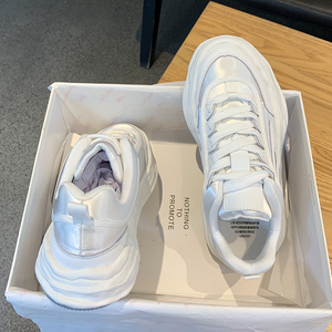 iFAShion！本季潮流款~小白xie女2023春季新款厚底百搭超火溶解帽