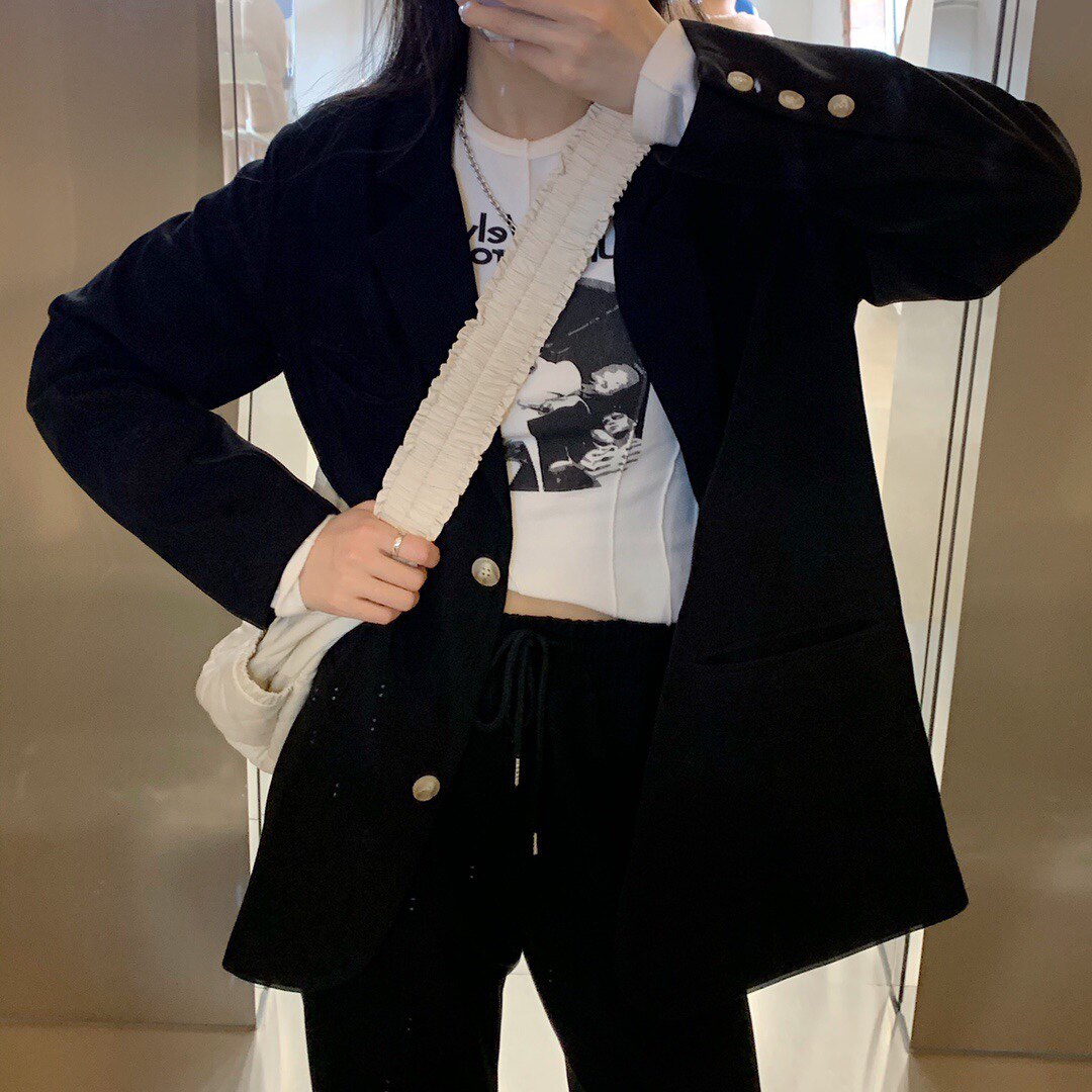 秋冬西装外套女韩版ins爆款2021白粉绿黄黑色小西服百搭高级感薄