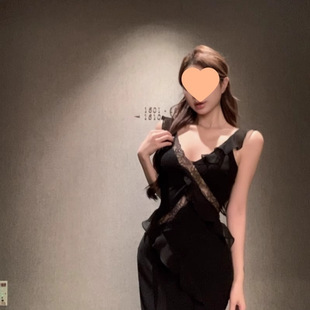 蕾丝拼接吊带连衣裙女夏季荷叶边鱼尾裙黑色收腰裙子纯欲包臀长裙