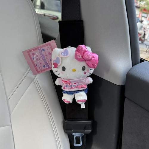 闪闪高校平成辣妹制服kitty汽车安全带护肩套车内装饰保险带可爱