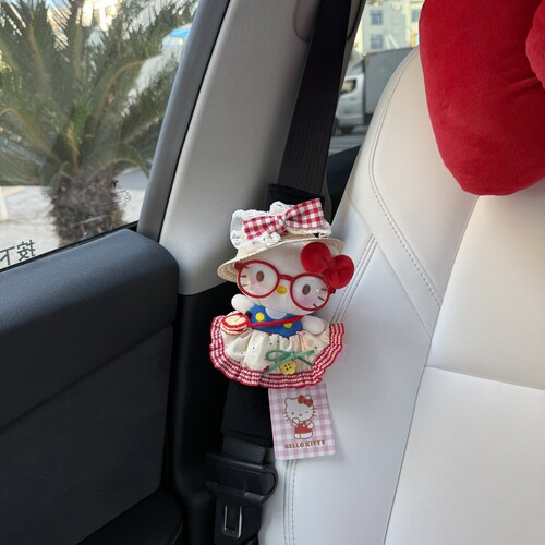 正版草帽站姿kitty毛绒公仔汽车安全带护肩套车内卡通玩偶新车礼