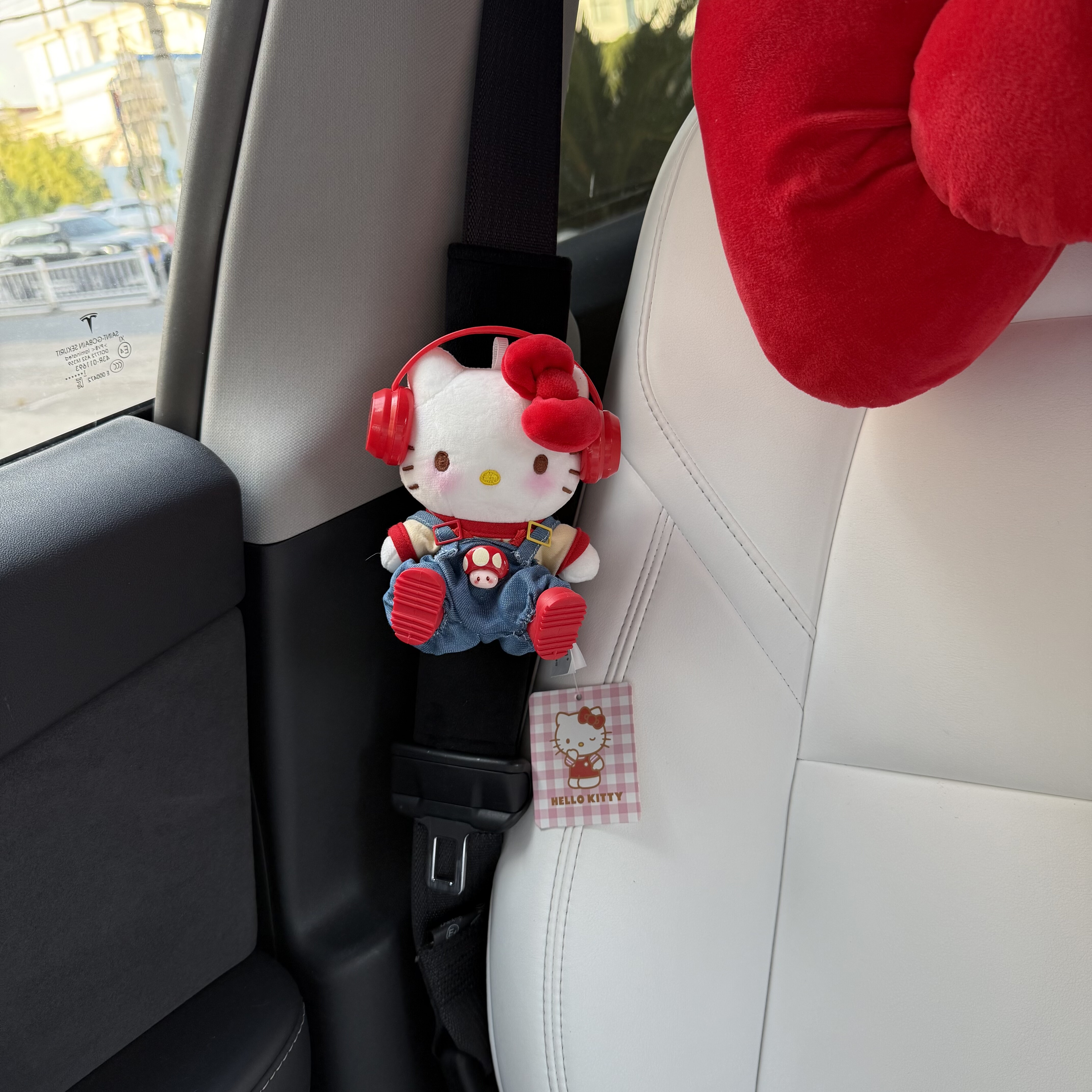 正版经典小蘑菇hellokitty汽车安全带护肩套车载装饰防勒脖防磨衣