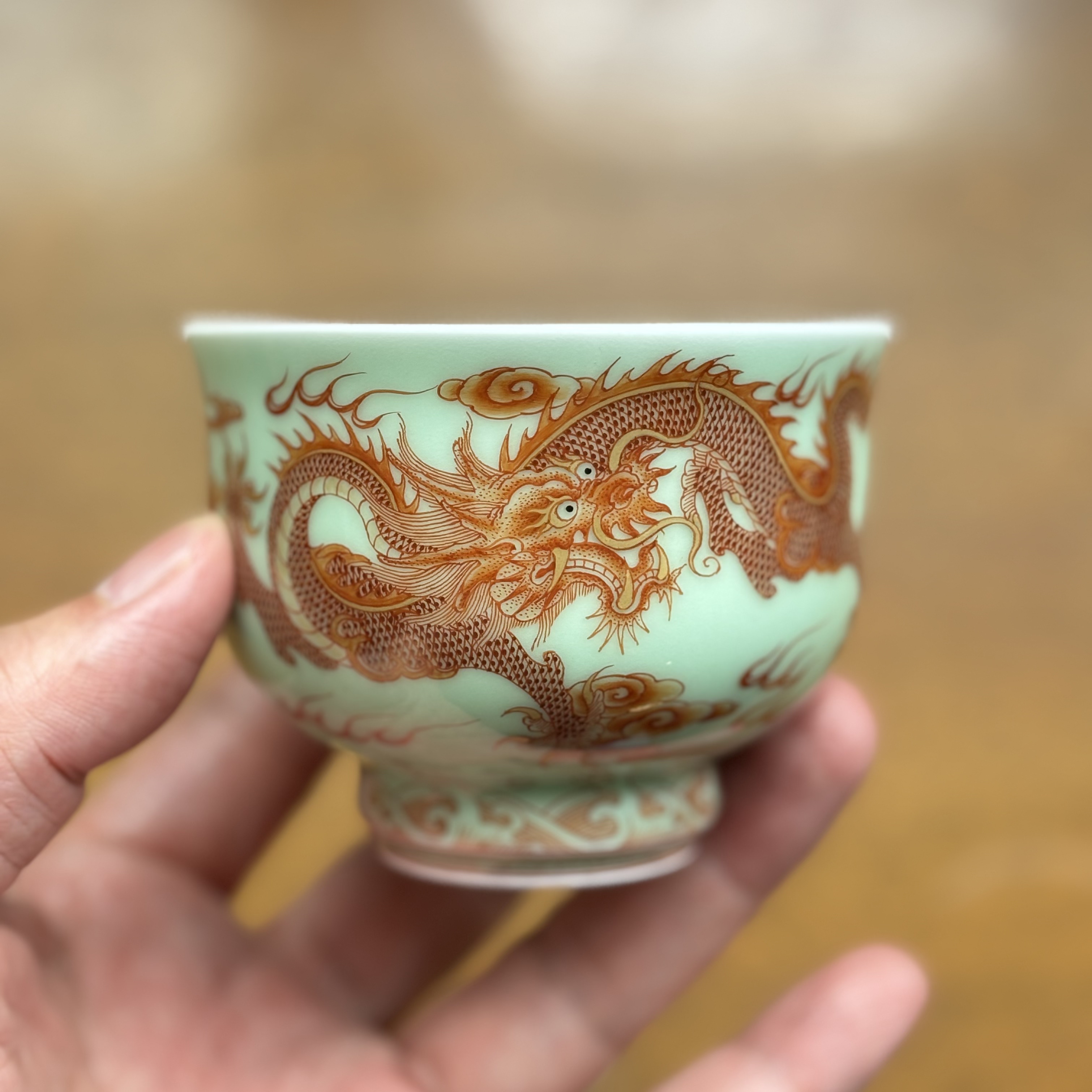 景德镇手绘双龙戏珠主人杯矾红真金茶具茶杯青瓷釉上彩单杯高档
