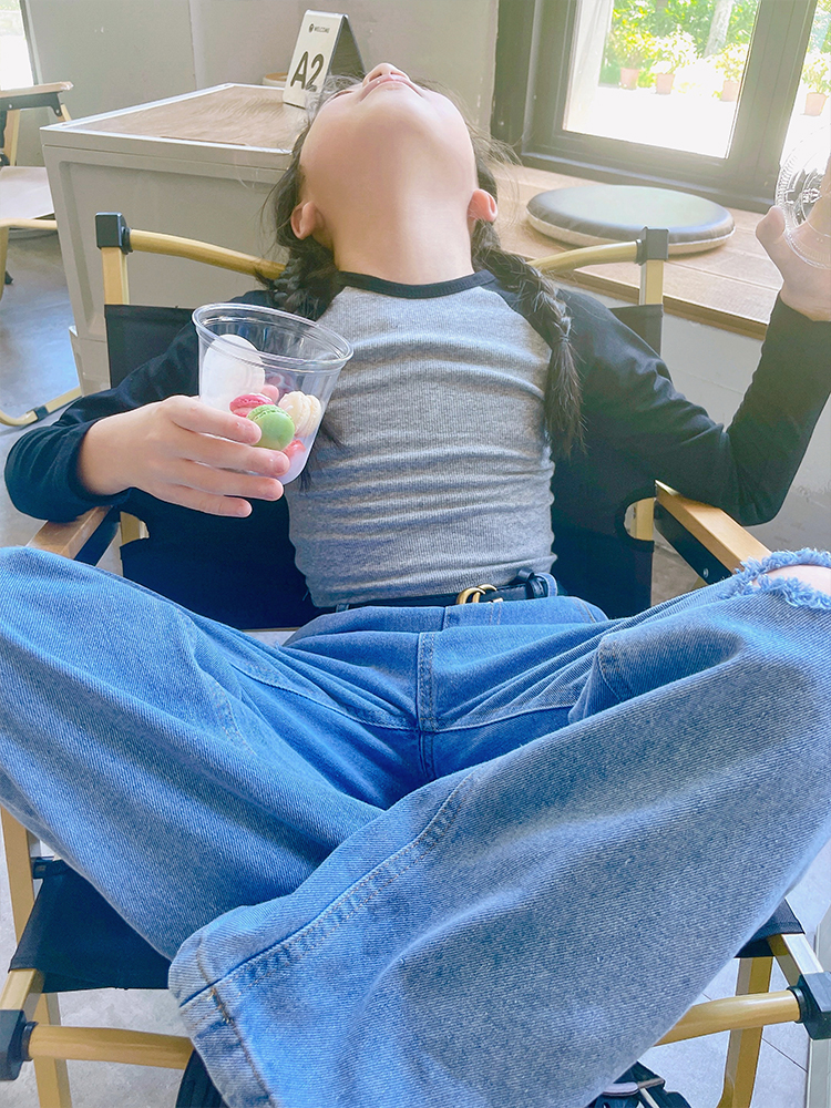 女童牛仔裤2025春夏新款中大童韩版洋气宽松直筒长裤破洞直筒裤子