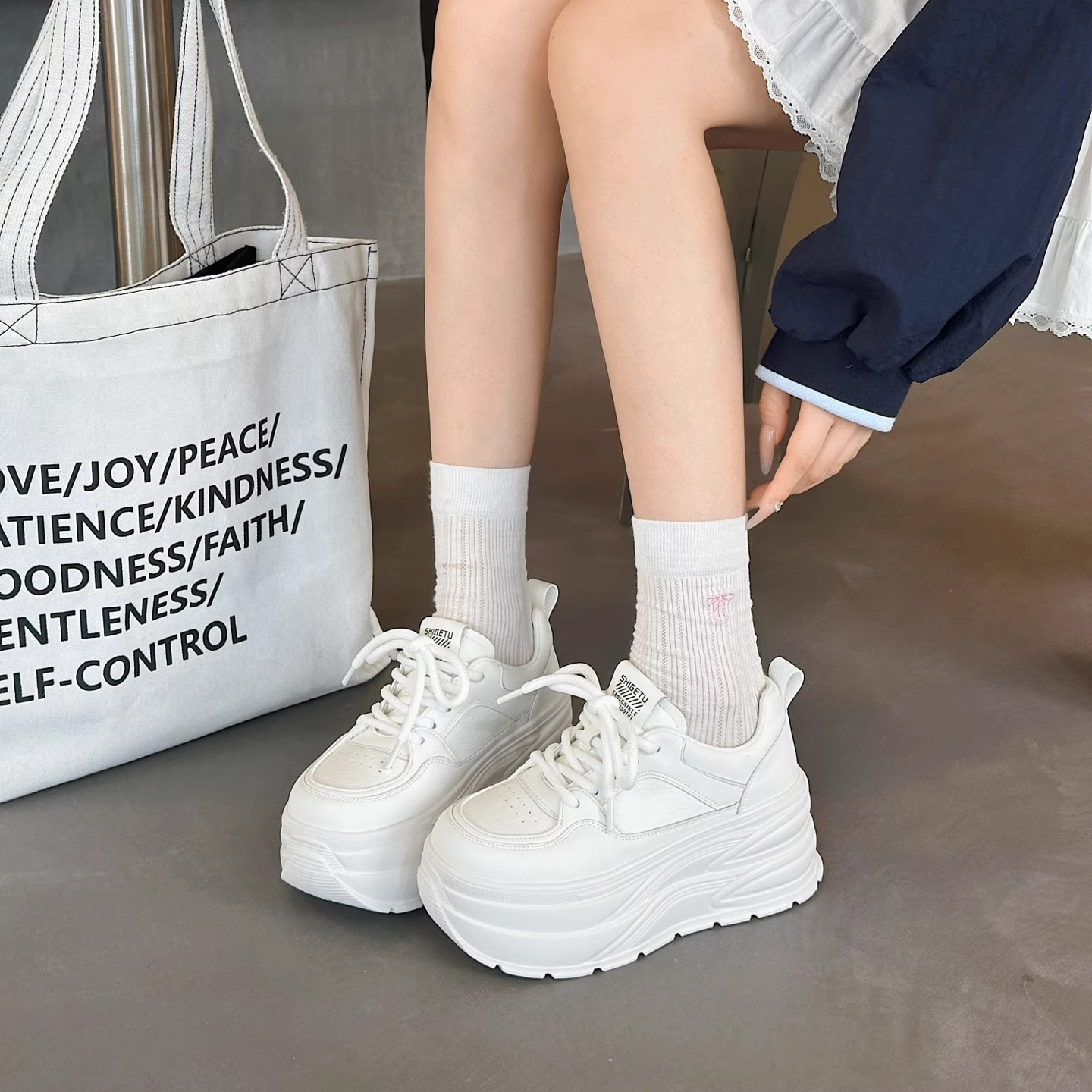 小个子厚底小白鞋女2025四季新款