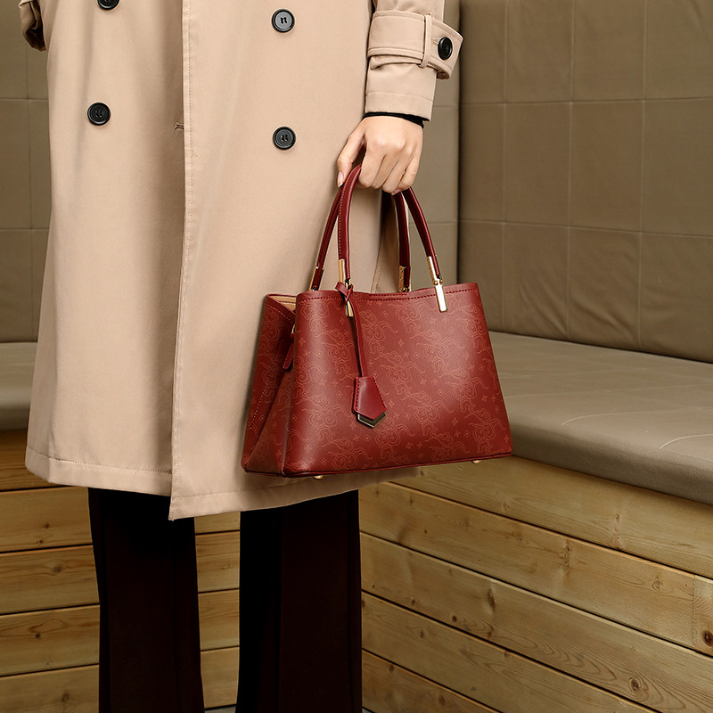 妈妈款日常可用红色婚包女国风祥云纹手提包结婚送婆婆礼物斜挎包