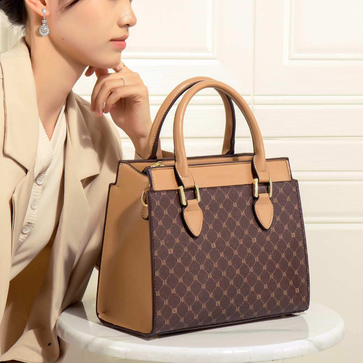 母亲节礼物大气包包女2024新款中年女士妈妈包轻奢品牌斜挎手提包