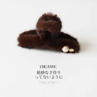 高级感后脑勺盘发鲨鱼夹头饰发饰 时尚 川野法式 秋冬毛绒抓夹女新款