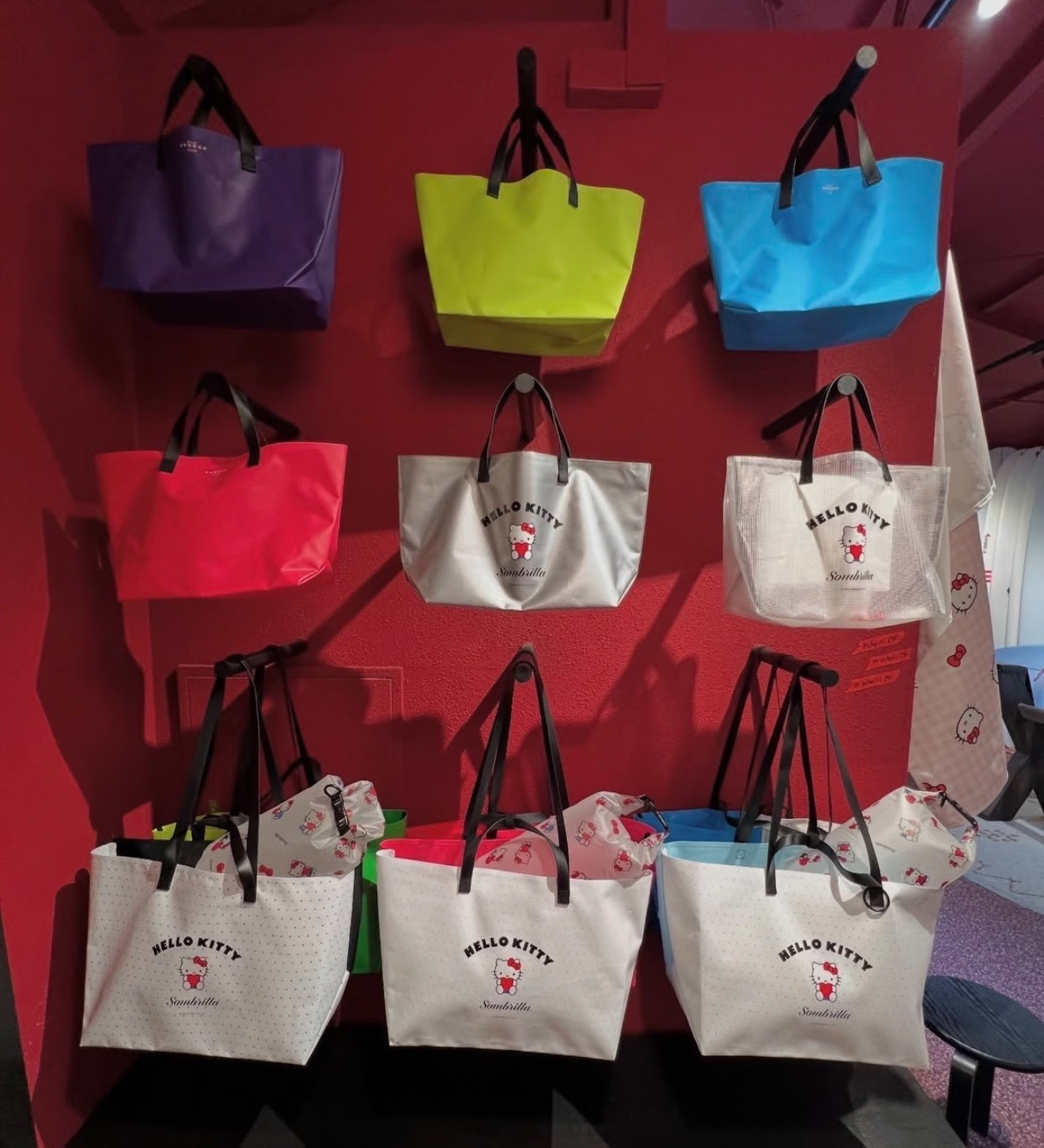 韩国sombrilla联名HelloKitty防水单肩包托特手提游泳户外大容量