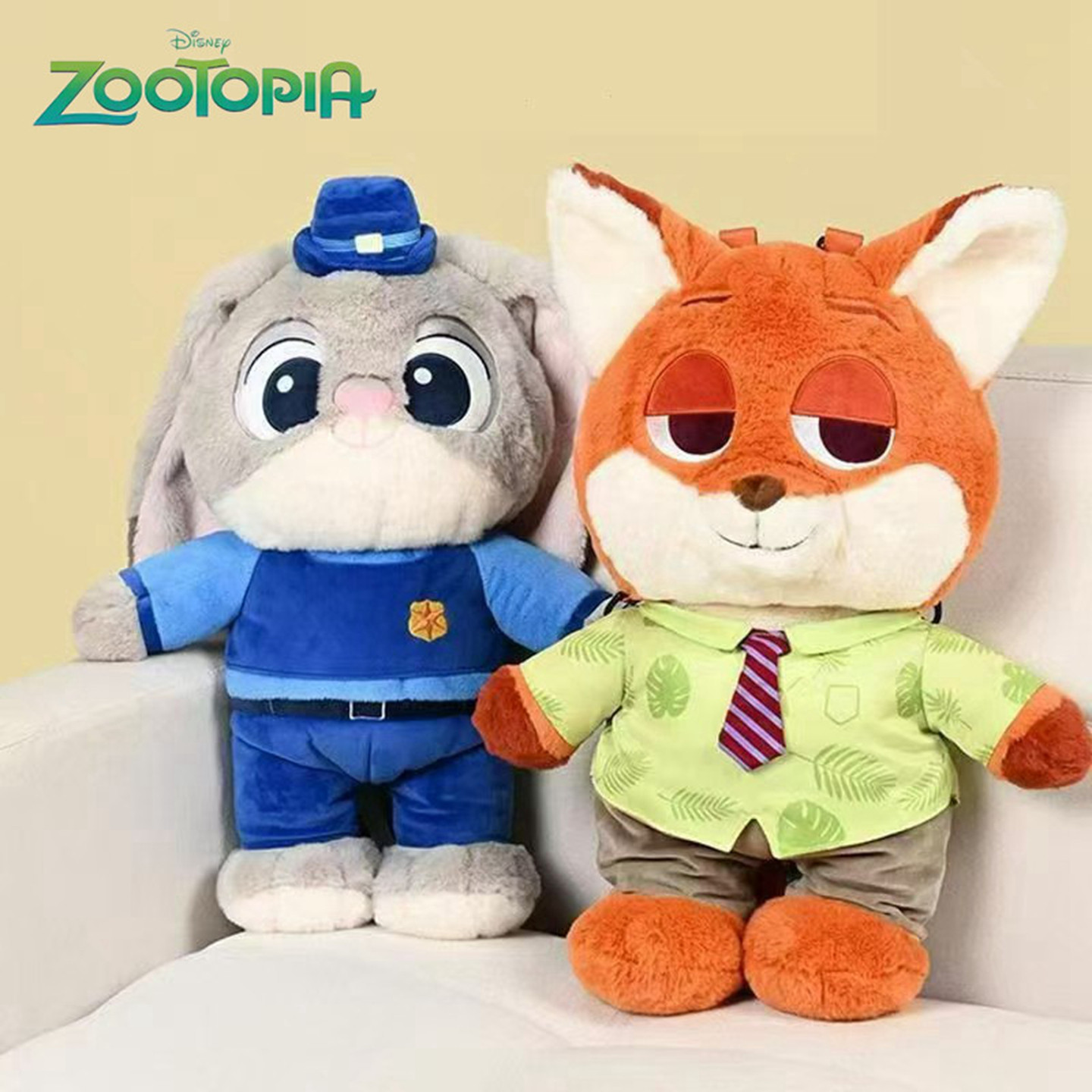 正版迪士尼唐老鸭草莓熊疯狂动物城卡通毛绒公仔双肩包女可爱背包