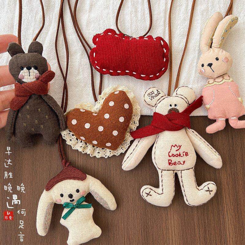 儿童可爱韩版布艺吊坠项链立体玩偶小兔子卡通女童配饰小苹果挂饰