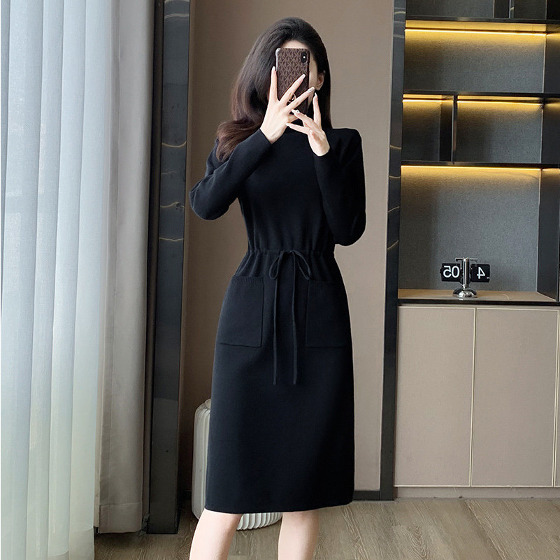 黑色针织连衣裙女春季新款高腰长袖收腰过膝打底毛衣长裙子小香风
