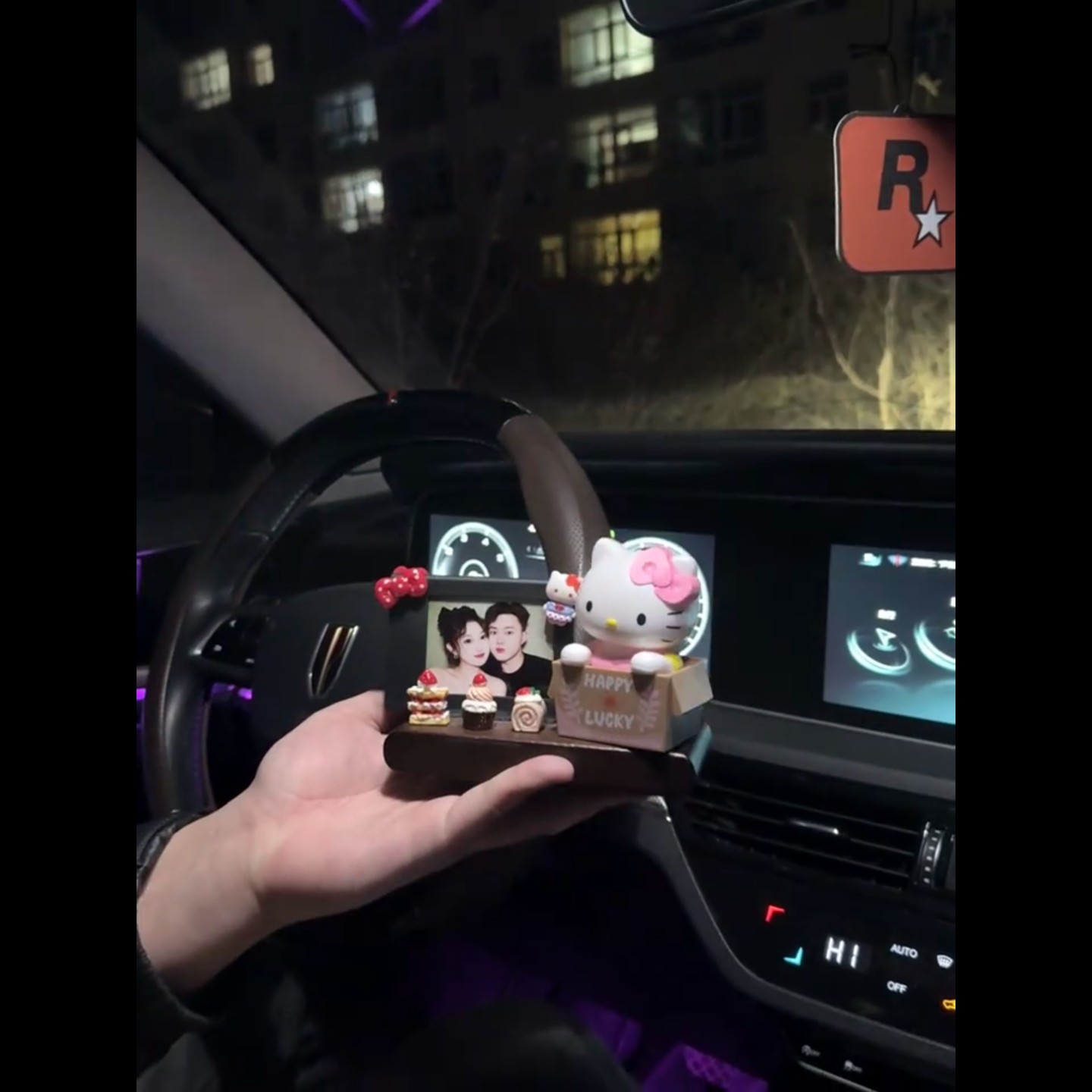 情侣拍立得可爱车载摆件相框趣味凯蒂猫装饰diy摆件情人节礼物