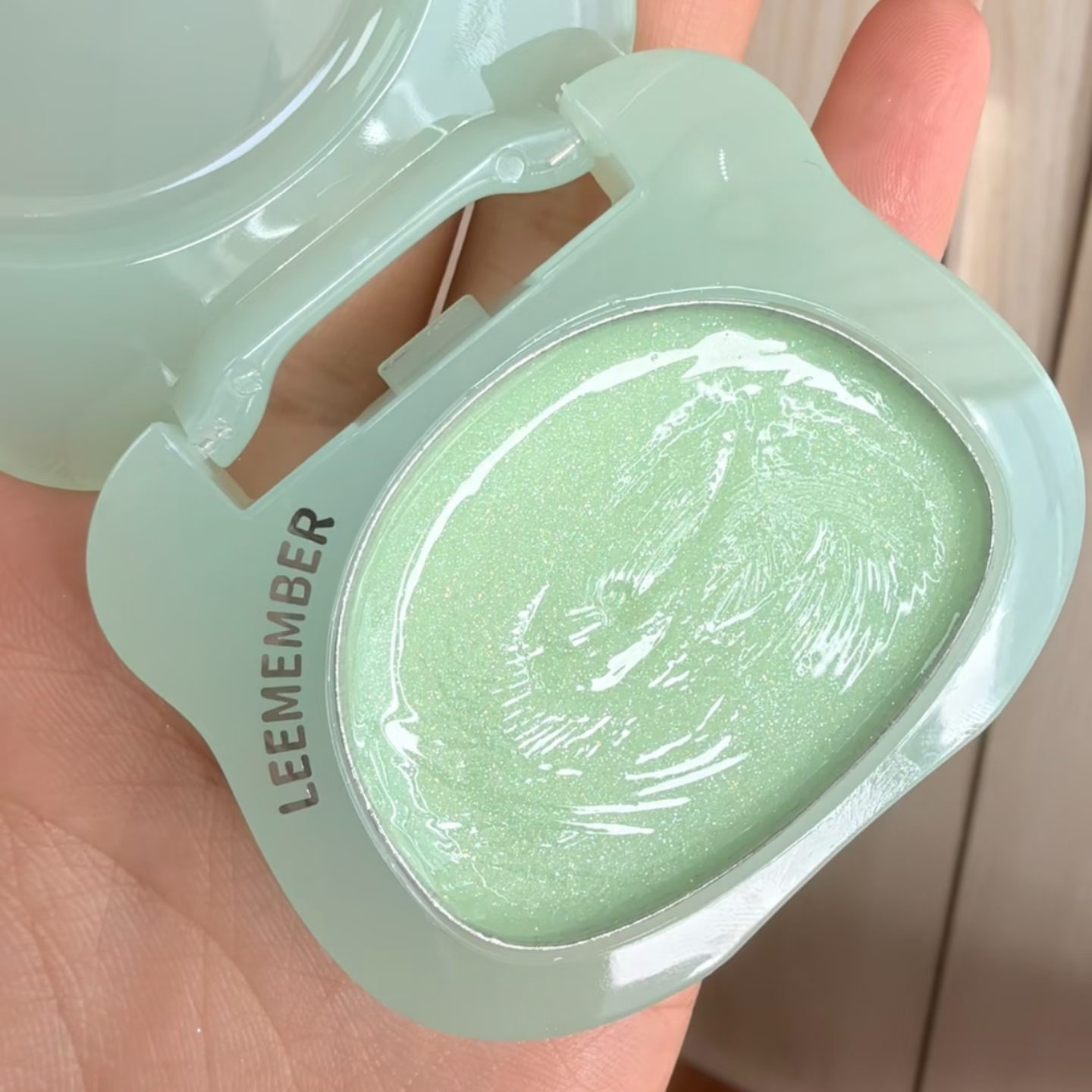 青苹果水光膏!LEEMEMBER荔萌小熊水光腮红多用膏高光修容提亮