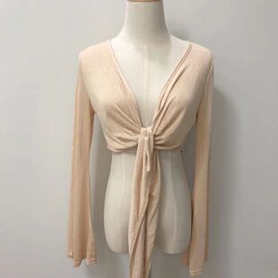 胖MM300斤大码显肤白长袖防晒衣显比例喇叭袖上衣短外套外搭绑带