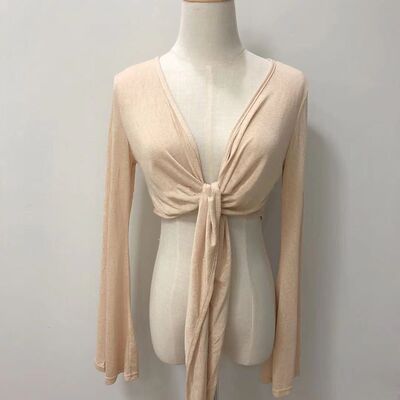 胖MM300斤大码显肤白长袖防晒衣显比例喇叭袖上衣短外套外搭绑带