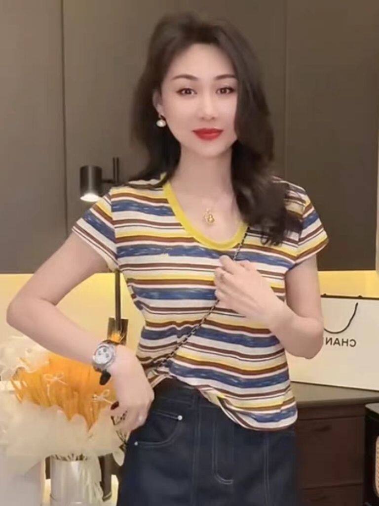 夏季新款时尚百搭圆领彩色条纹短袖T恤洋气显瘦减龄上衣大码300斤