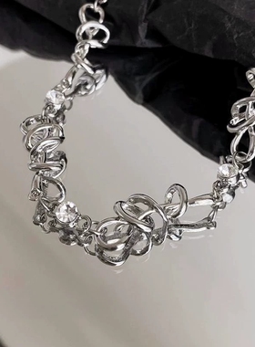 2025年新春爆款冷淡风锆石荆棘项链女甜酷辣妹高级感锁骨链颈链