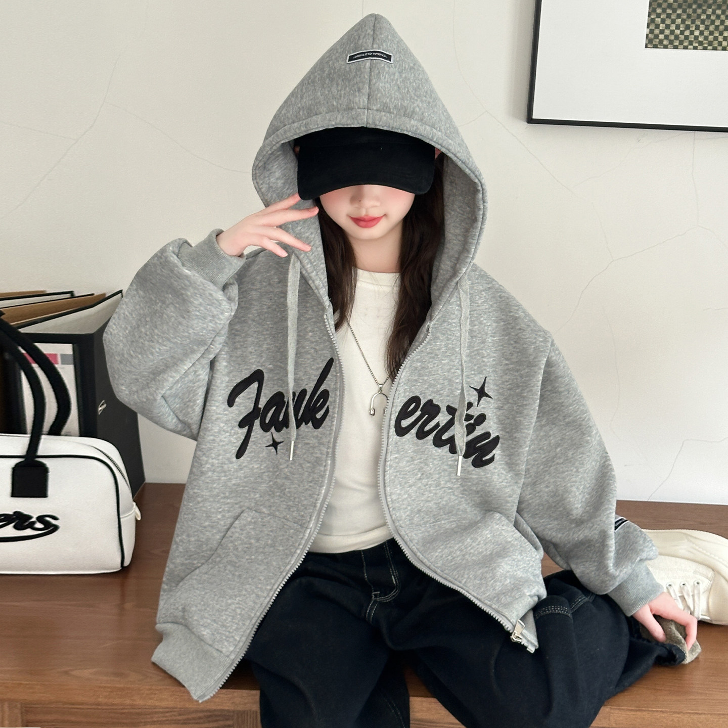女童百搭外套春秋2026新款女孩灰色开衫卫衣女大童春季棒球服帽衫