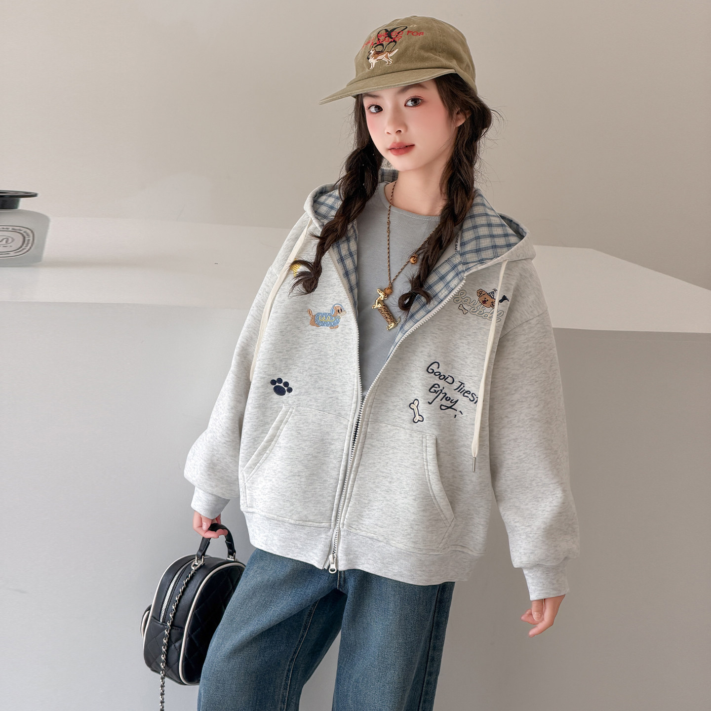 女童棒球服外套春秋款洋气2026新款大童夹克衫女孩秋装连帽上衣服